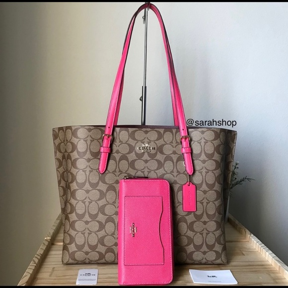 Coach Set - Picture 1 of 5